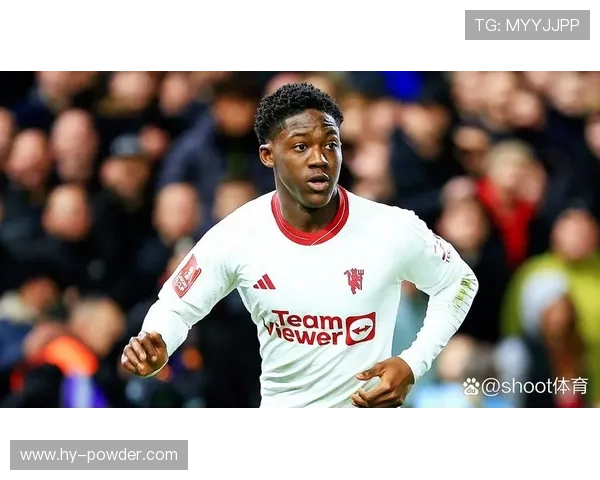 罗马诺曝曼联力挺梅努续约为核心