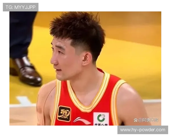 广厦男篮遭重创孙铭徽崴脚被背离场